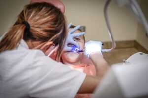 What causes tooth sensitivity and how to fix it in Thornhill